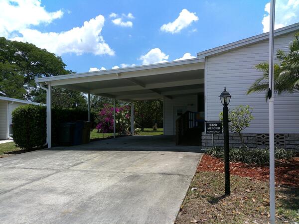 5320 Laurel Oaks Drive a Winter Haven, FL Mobile or Manufactured Home for Sale